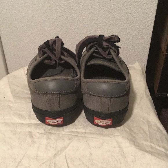 Vans Stone gray & black sneakers. - Picture 3 of 7